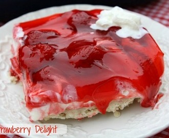 Strawberry Delight {A Mothers Day Dessert}