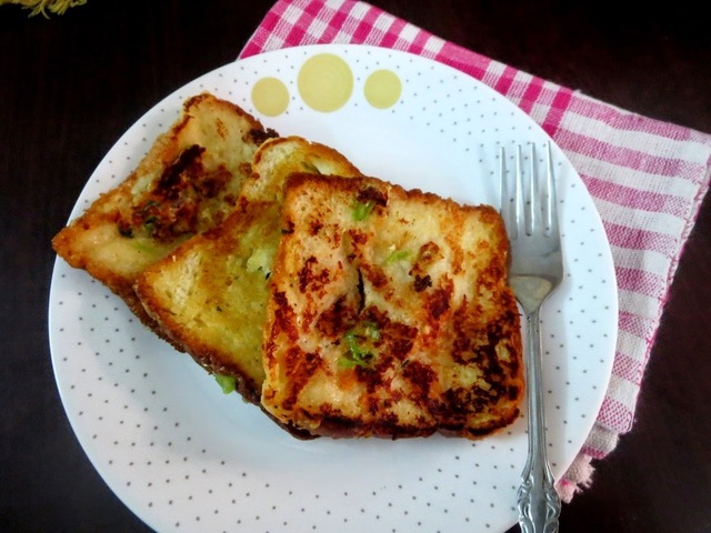 Chilli Cheese Toast ~ Easy Breakfast Recipe for Kids