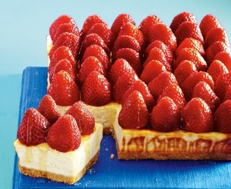 Cheesecake μελιού με φράουλες με λίγες θερμίδες