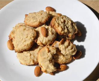 Whole Wheat Eggless Almond Cookies - March Sweet Punch