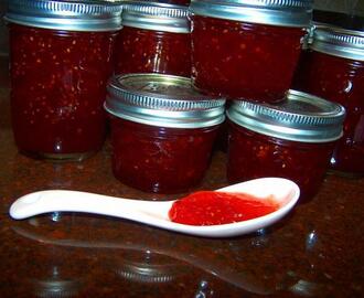 Red Hot Pepper Jam for Those That Like It Real Hot!!!!!!!!!!