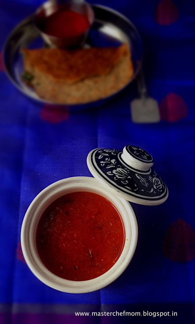 Thakkali Kuzhambu | Instant Tomato Chutney |  Tomato Kuzhambu ( Without Tamarind) for Tiffin | Side Dish for Idli/Dosa/Chapathi | Quick and Easy Recipe | Gluten Free and Vegan