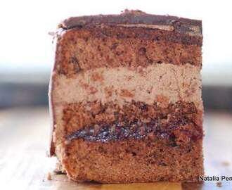 Torta de chocolate con frambuesa y crema