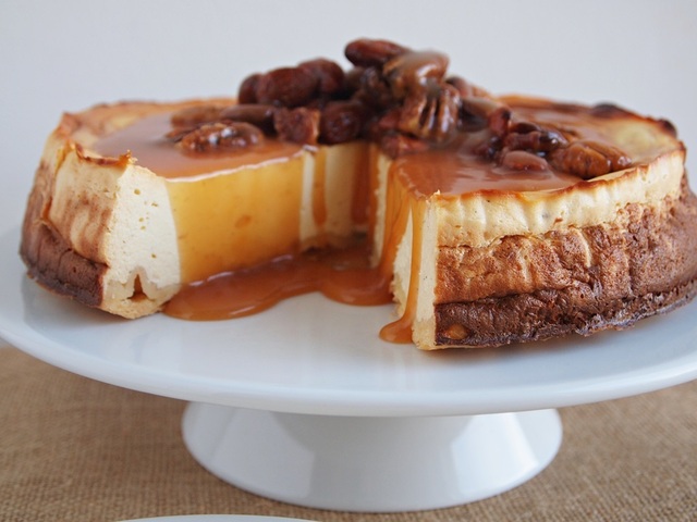Cheesecake so slaným karamelom a pekanovými orieškami + vanilková giveaway