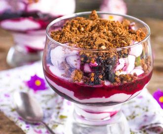Blueberry Fool Recipe ( Quick Dessert with Whipped Cream & Fresh Berries)