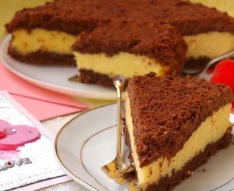 Tvarohovo-čokoládová torta. Pripravená rýchlo, je nenáročná na prípravu a zvládnu ju aj začiatočníci v kuchyni.