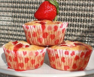 Valentines Strawberry Cream Cheese Muffins