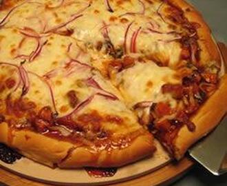 Pizza de Frango ao Molho Barbecue 02