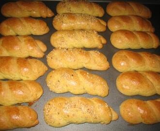Sesame Greek Easter Cookies (Koulourakia)