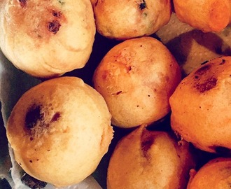Aloo Bonda (Potato Stuffed Fritters)