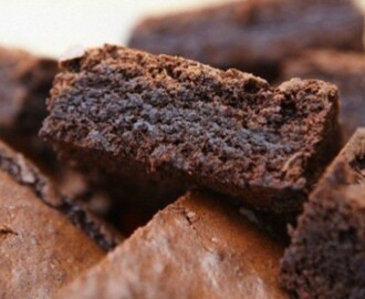 Πανεύκολα brownies με μόνο 3 υλικά, από το icookgreek.com!