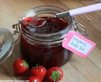 Soft-Set Strawberry & Pimm's Jam