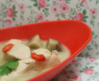 Soupe Thaï de poulet au lait de coco (Tom Ka Kaï)