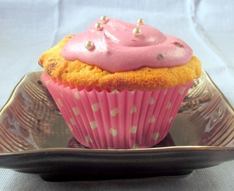 Vanilla and Blueberry Cupcakes with Blueberry Frosting