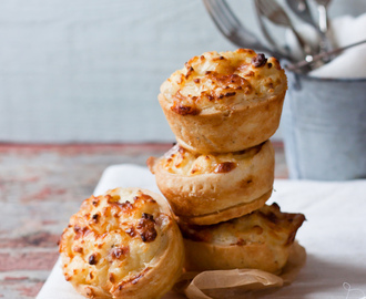Savory rice tartlets with smoked scamorza and pancetta