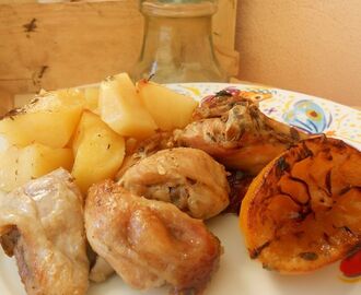 Κοτόπουλο μαρινάτο με πατάτες στο φούρνο