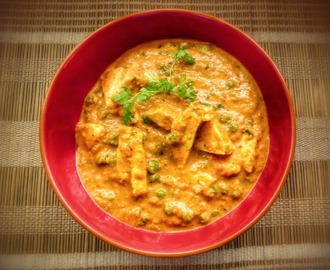 Matar Paneer ( Peas and Cottage cheese Curry)