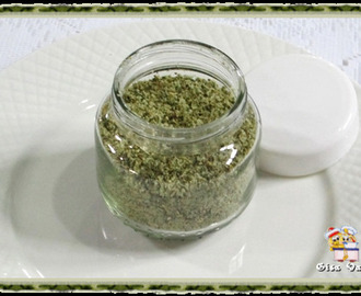 Mix de ervas aromáticas e sal