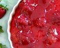 Τάρτα Φράουλας με Σφολιάτα, Βελούδινη Κρέμα Βανίλιας και Ζελέ Φράουλας