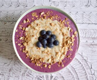 Gluten and Dairy Free Pear & Blueberry Smoothie Bowl