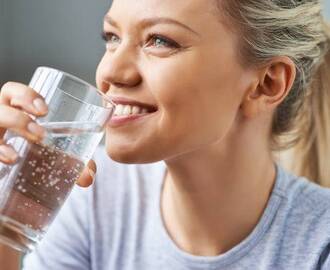 Dieta dell’acqua: 10 consigli e il menù per perdere 4 kg in una settimana