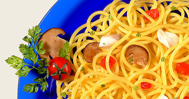 Spaghetti med abbor og steinsopp