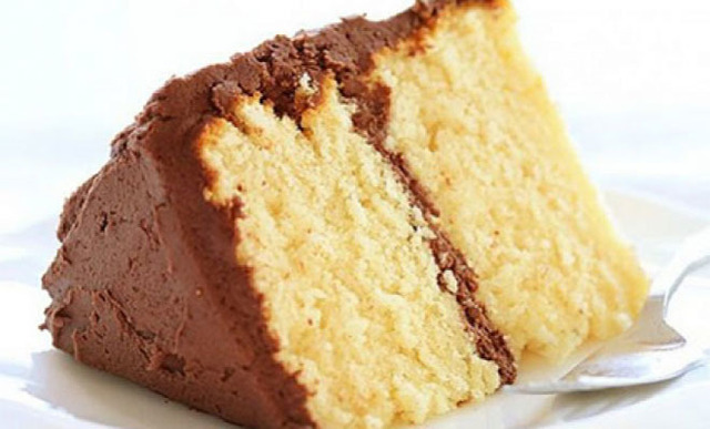 Φτιάξτε πεντανόστιμο και εύκολο κέικ χωρίς μίξερ! Δείτε πως!