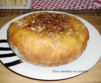Pão branco com sementes de girassol