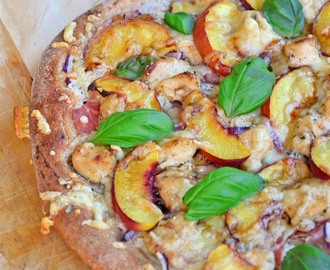Pizza med kylling, spekeskinke & nektarin