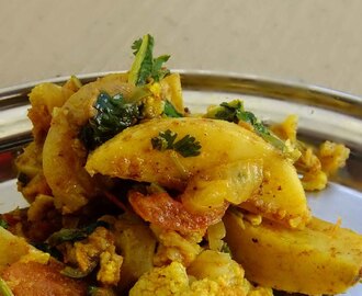 Aloo Gobhi – Indian Style Potato Cauliflower stir fry