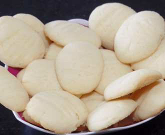 Receita de Biscoitinho de leite condensado com 3 ingredientes, aprenda como fazer biscoitos simples e facil, com apenas 3 ingredientes.
