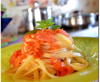 Ζυμαρικά Linguini με σάλτσα βασιλικού