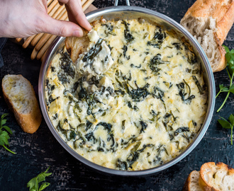 This Asiago-Loaded Spinach and Artichoke Dip Is A Game Day All-Star