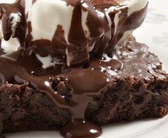 Brownies σοκολάτα με φιστίκια Αιγίνης, από τον Δημήτρη Χρονόπουλο και το olivemagazine.gr!