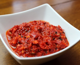 Red chilli chutney (Laal mirchi techa)