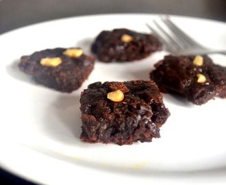 Eggless Chocolate Brownie Recipe -  How to Make Brownie in Pressure Cooker
