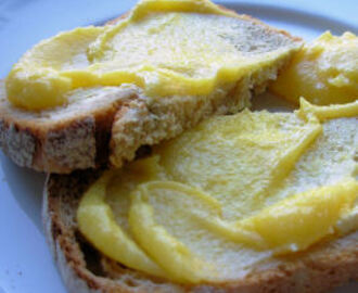 The National Trust Heritage Lemon Curd: Crock Pot or Traditional