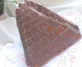 Piràmide de mousse de xocolata