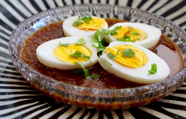 Vindaloo egg curry
