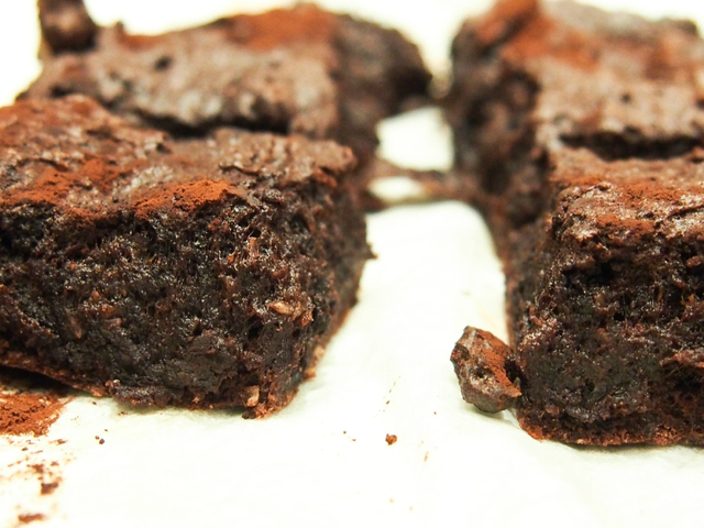 Mørk sjokoladekake; sukkerfri og uten helsekostprodukter