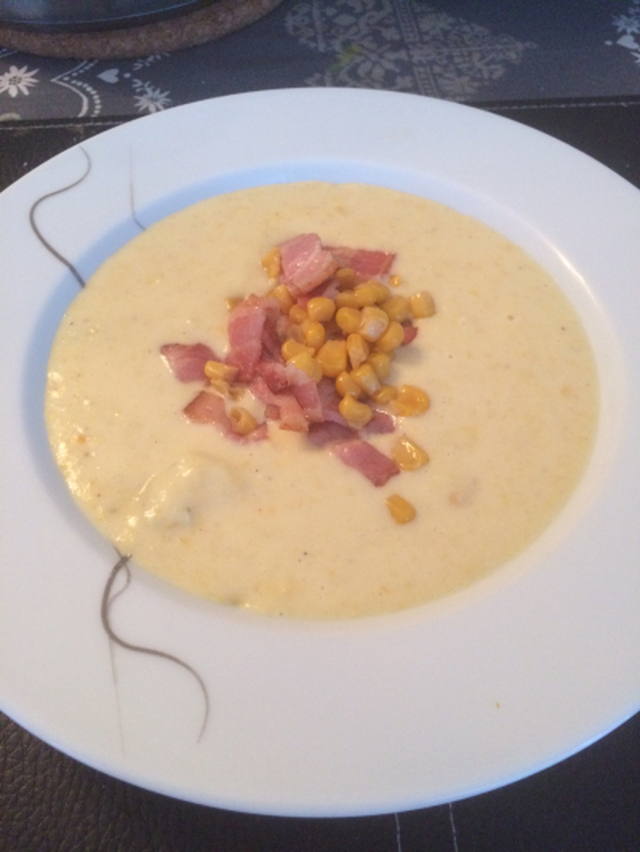 Mais suppe med bacon
