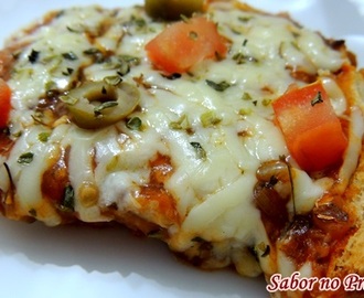 Pizza de Pão de Forma com Sardinha