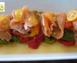 Ensalada de pimientos asados con salmón y kumquat