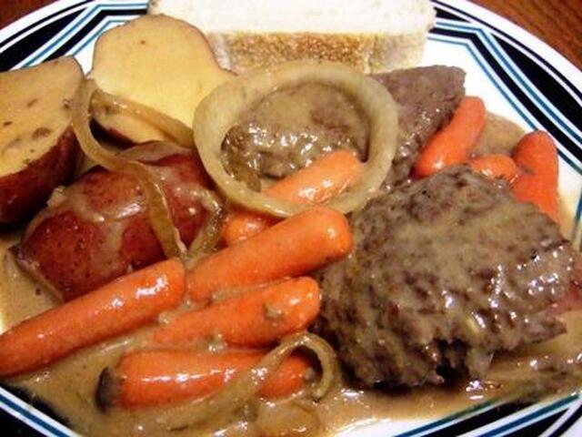Slow Cooker Swiss Steaks With Beef Gravy, and Potatoes