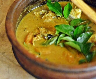 Varutharacha Meen Curry ~ Malabar Fish Curry with Roasted Coconut