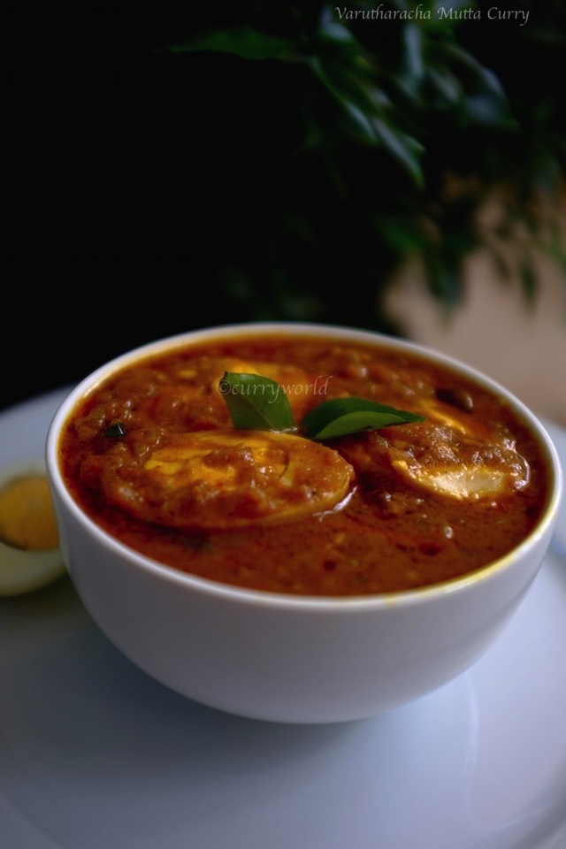 Varutharacha Mutta Curry/Egg Curry in Roasted Coconut Gravy