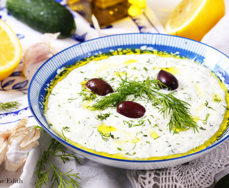 Tzatziki – najpopularniejszy grecki sos