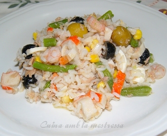 Ensalada de arroz con marisco y verduras...