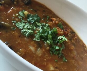 Indisk suppe – dal med tomat og aubergin