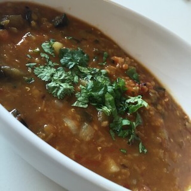 Indisk suppe – dal med tomat og aubergin